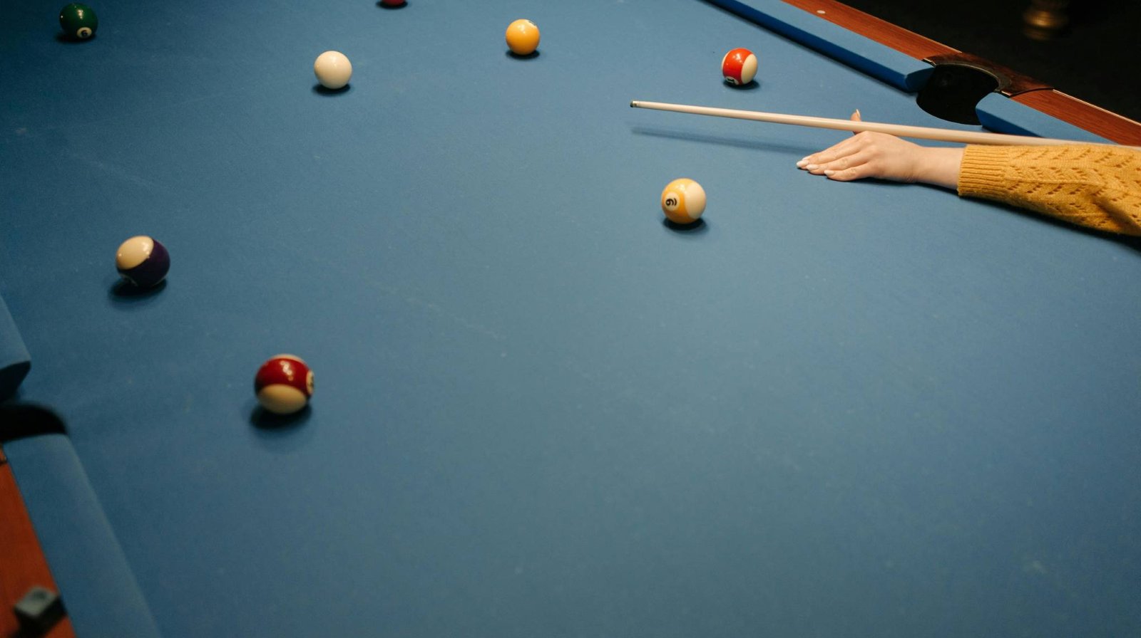 Kulečníkový stůl