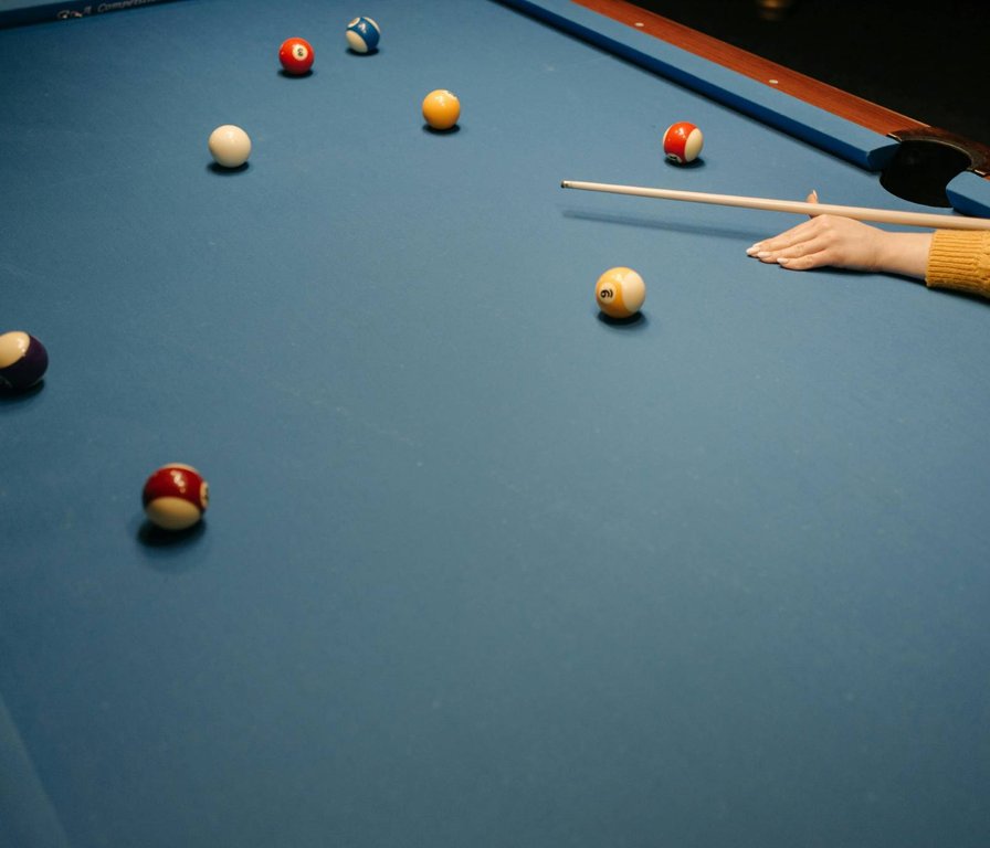 Kulečníkový stůl