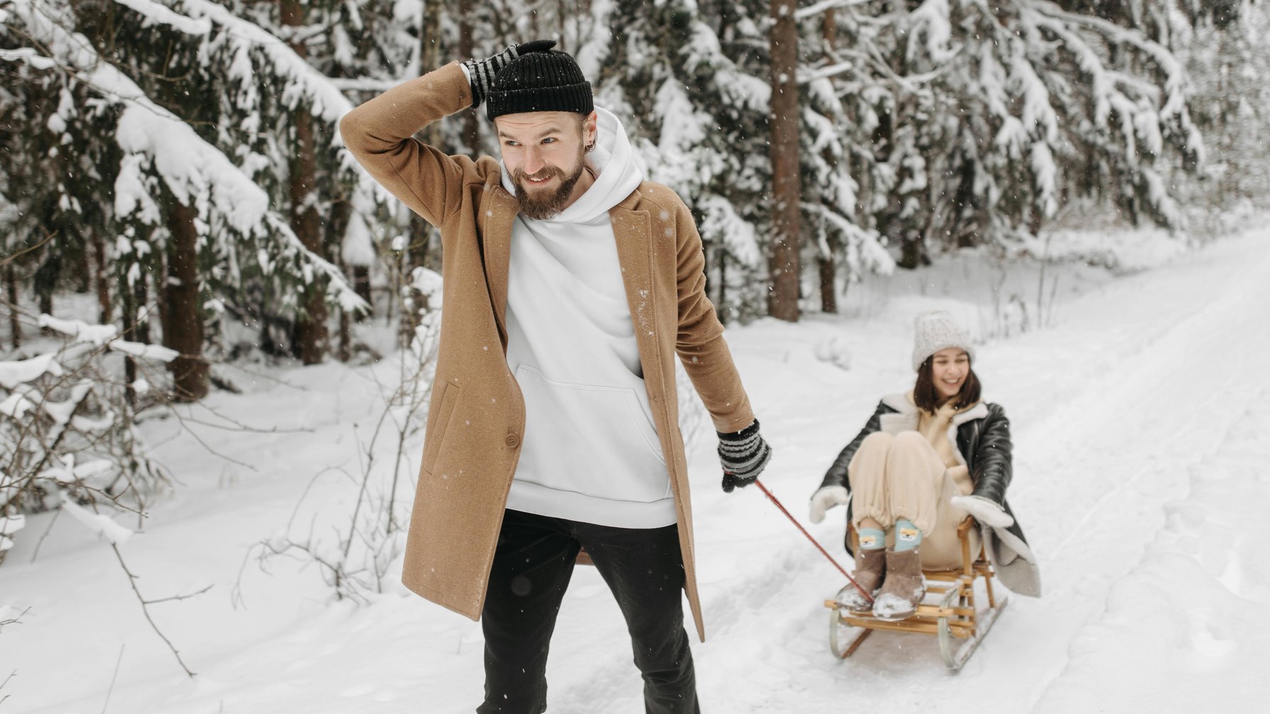 ítejte v Chateau Letohrad — místě, kde se zimní atmosféra mění v nezapomenutý zážitek plný pohody a relaxace. Zatímco venku vládne mrazivá příroda, uvnitř Vás zahřeje klidné wellness, horká sauna a masáže, které zbaví tělo napětí a mysl starostí. Dopřejte si chvíle, kdy se čas zastaví a Vy si můžete užít zasloužený odpočinek.